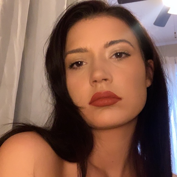 leannflores93